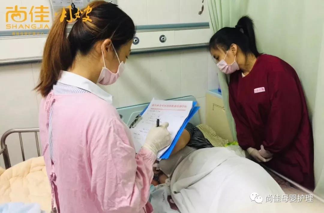 尚佳專業(yè)月嫂丨母乳丨你還認(rèn)為初乳很臟，要擠掉的嗎？